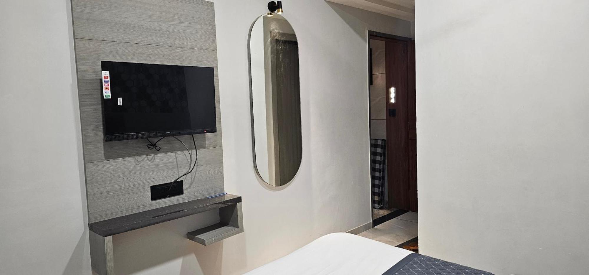 Hotel Allen Ahmedabad Exterior photo